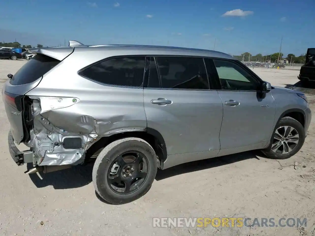 3 Photograph of a damaged car 5TDHBRCH0LS513253 TOYOTA HIGHLANDER 2020