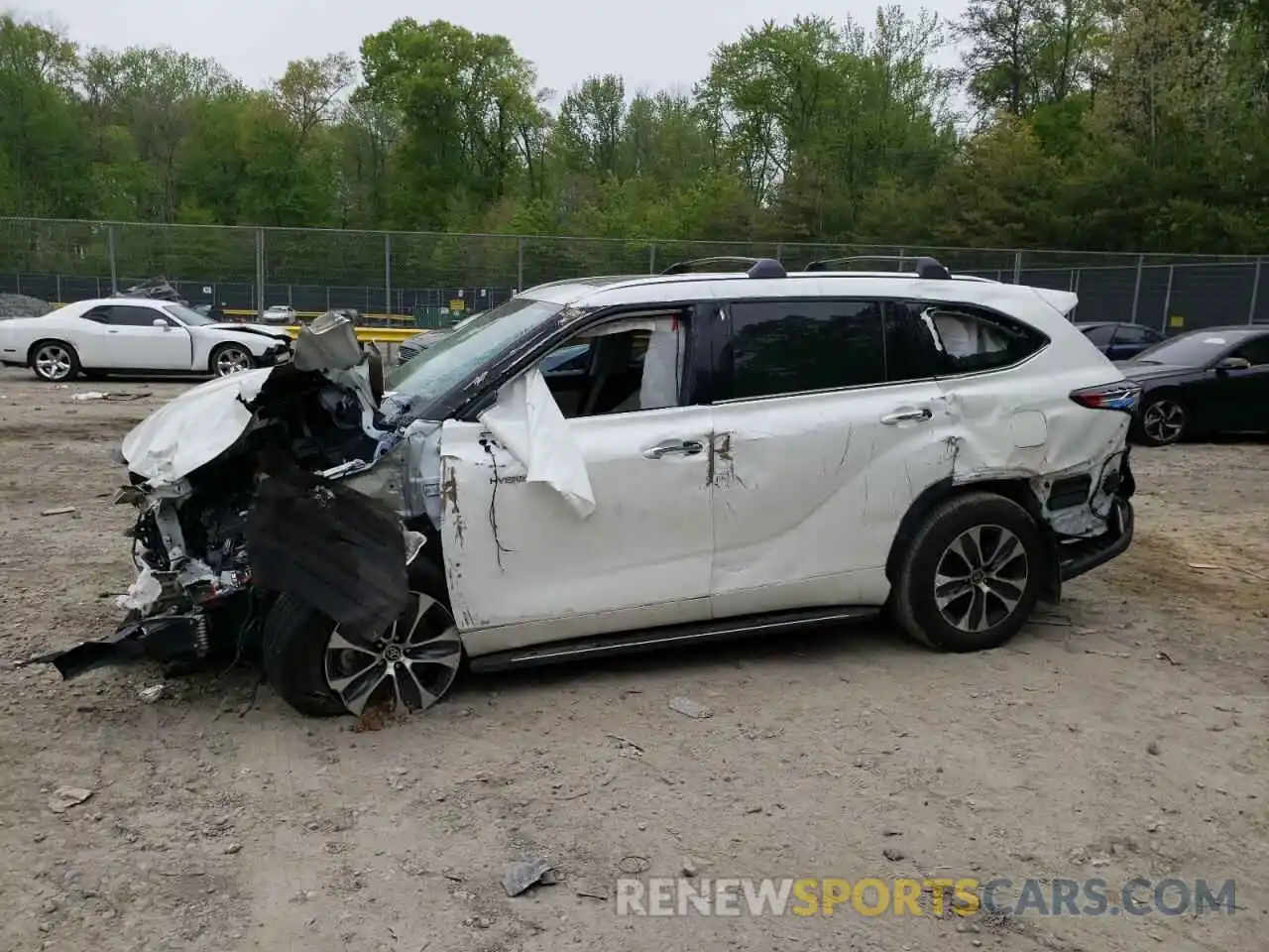 10 Photograph of a damaged car 5TDHBRCH1LS502844 TOYOTA HIGHLANDER 2020