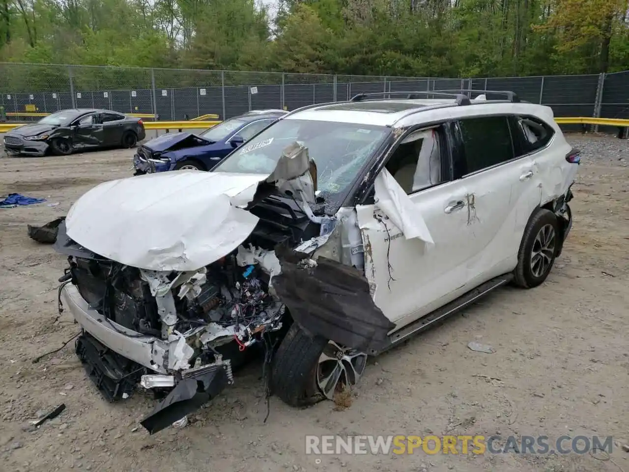 2 Photograph of a damaged car 5TDHBRCH1LS502844 TOYOTA HIGHLANDER 2020