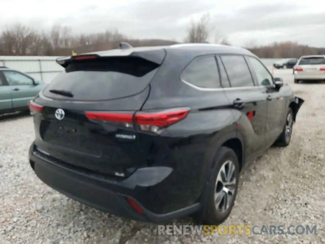 4 Photograph of a damaged car 5TDHBRCH1LS504397 TOYOTA HIGHLANDER 2020