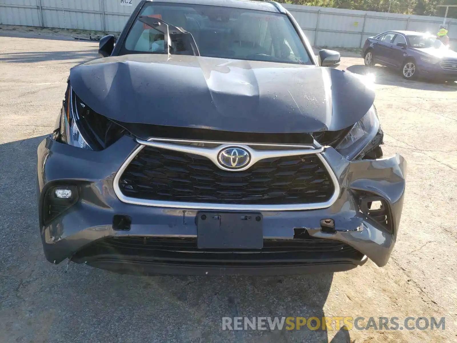 9 Photograph of a damaged car 5TDHBRCH1LS507235 TOYOTA HIGHLANDER 2020