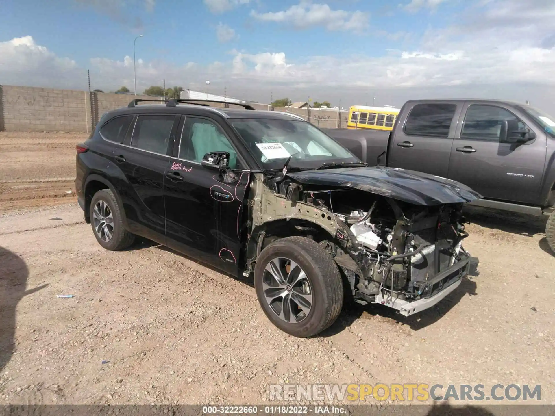 1 Photograph of a damaged car 5TDHBRCH1LS507896 TOYOTA HIGHLANDER 2020