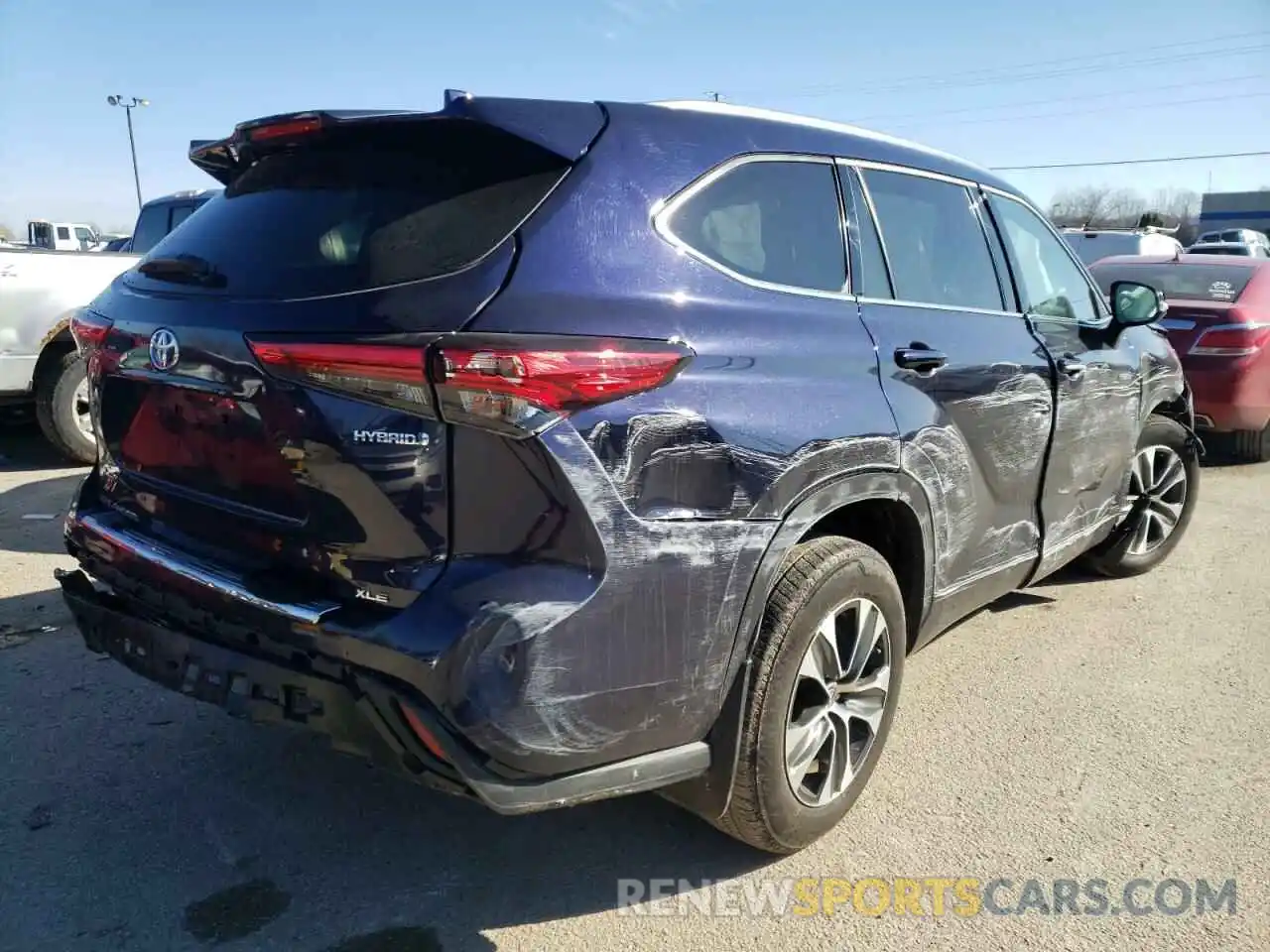 4 Photograph of a damaged car 5TDHBRCH1LS513536 TOYOTA HIGHLANDER 2020