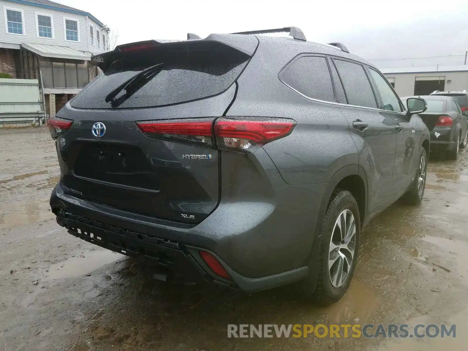 4 Photograph of a damaged car 5TDHBRCH2LS001669 TOYOTA HIGHLANDER 2020