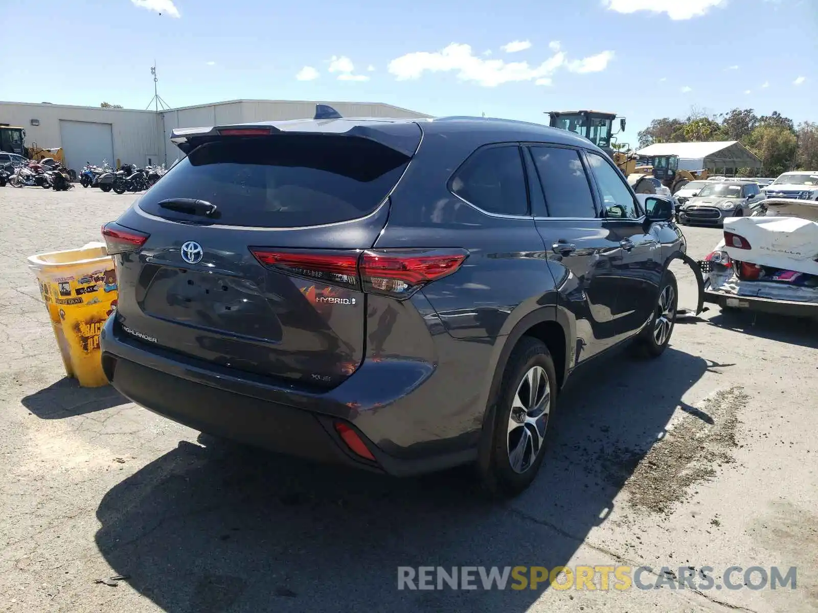 4 Photograph of a damaged car 5TDHBRCH2LS513643 TOYOTA HIGHLANDER 2020