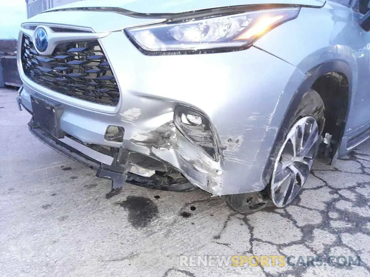 9 Photograph of a damaged car 5TDHBRCH3LS508791 TOYOTA HIGHLANDER 2020