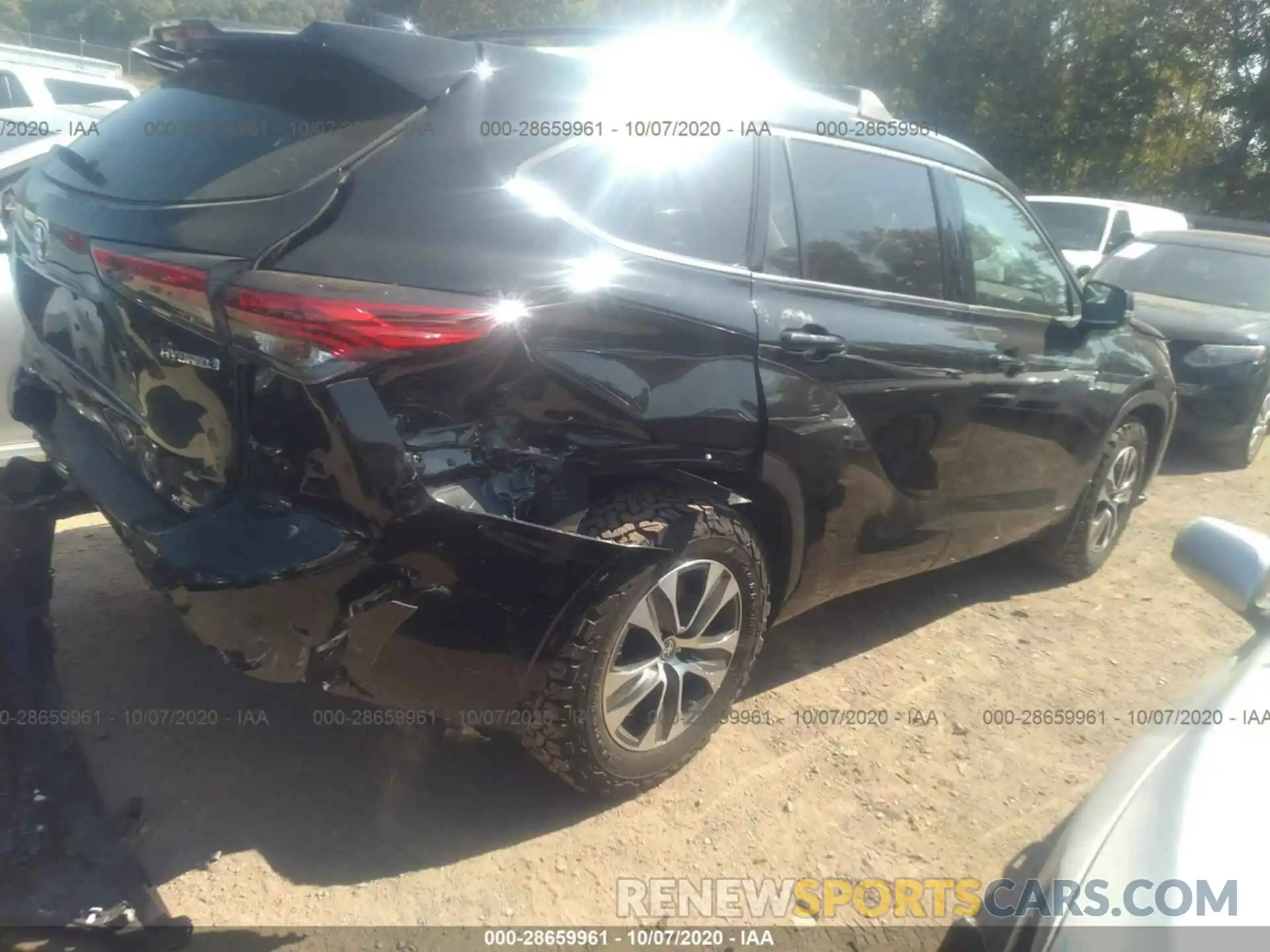 4 Photograph of a damaged car 5TDHBRCH4LS511070 TOYOTA HIGHLANDER 2020