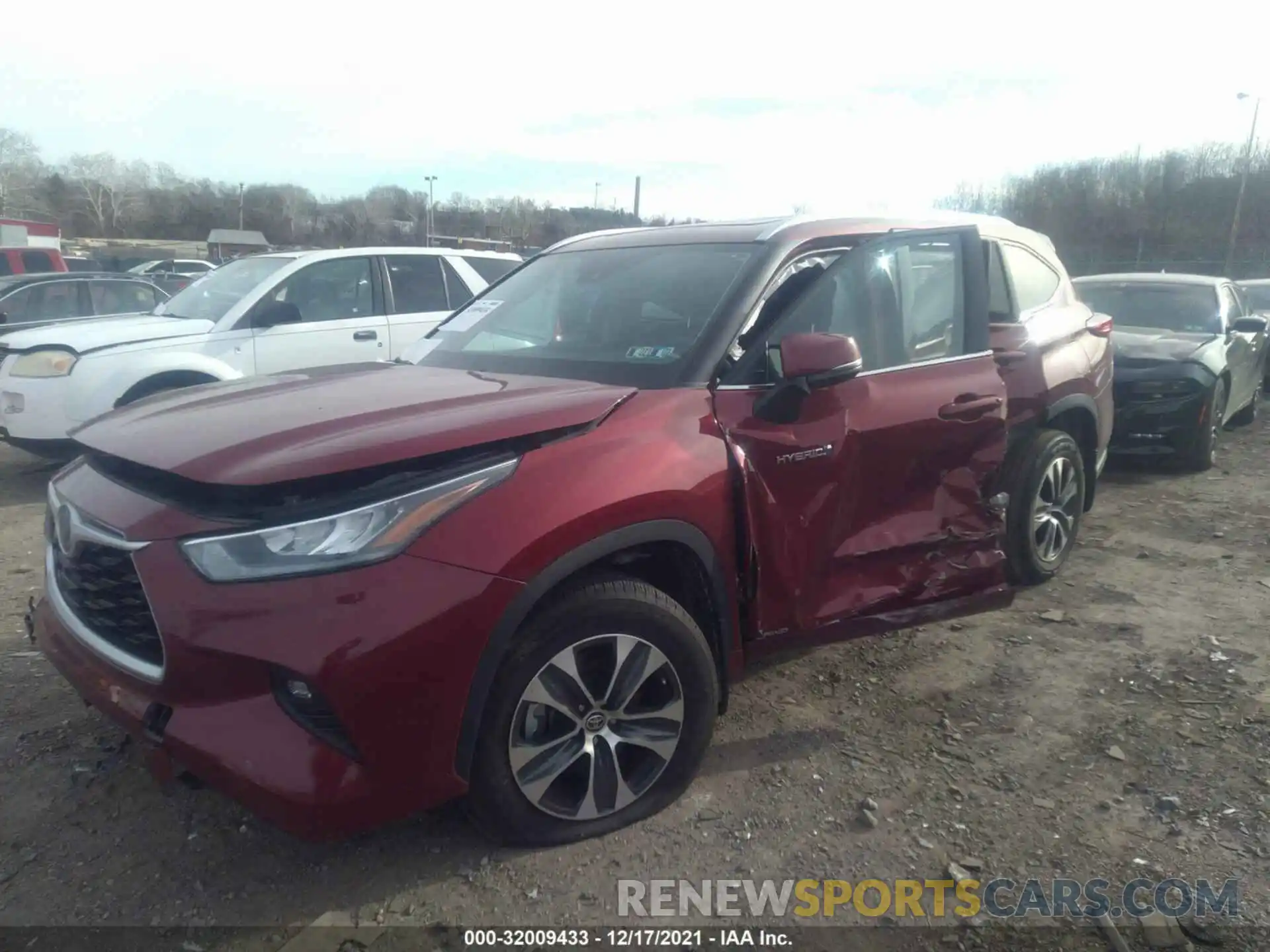 2 Photograph of a damaged car 5TDHBRCH5LS001486 TOYOTA HIGHLANDER 2020