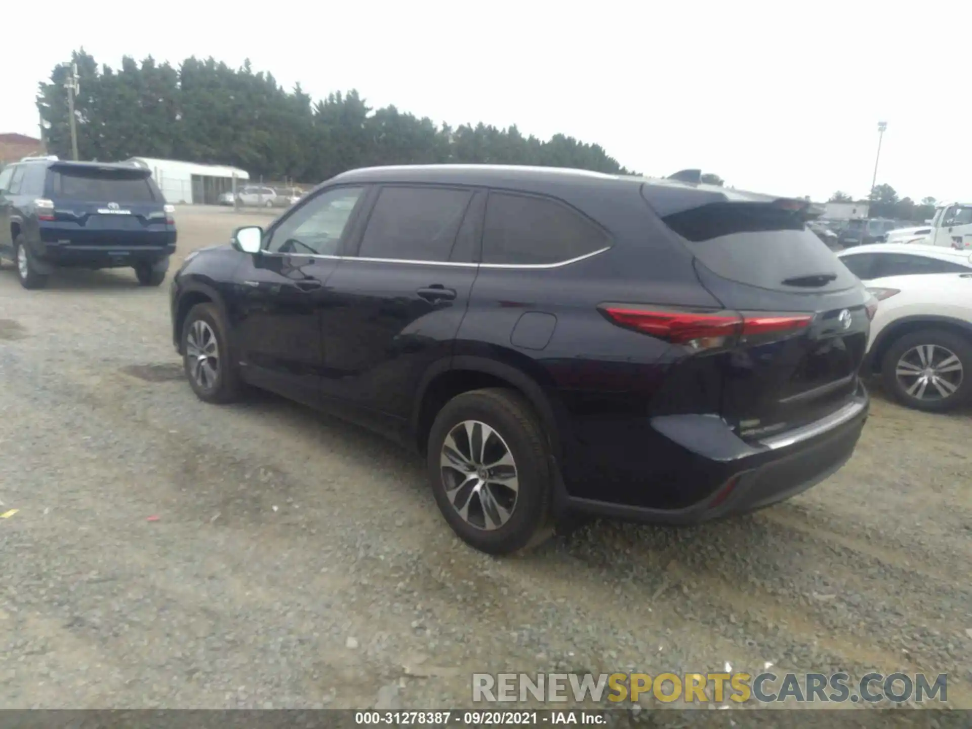 3 Photograph of a damaged car 5TDHBRCH5LS507612 TOYOTA HIGHLANDER 2020