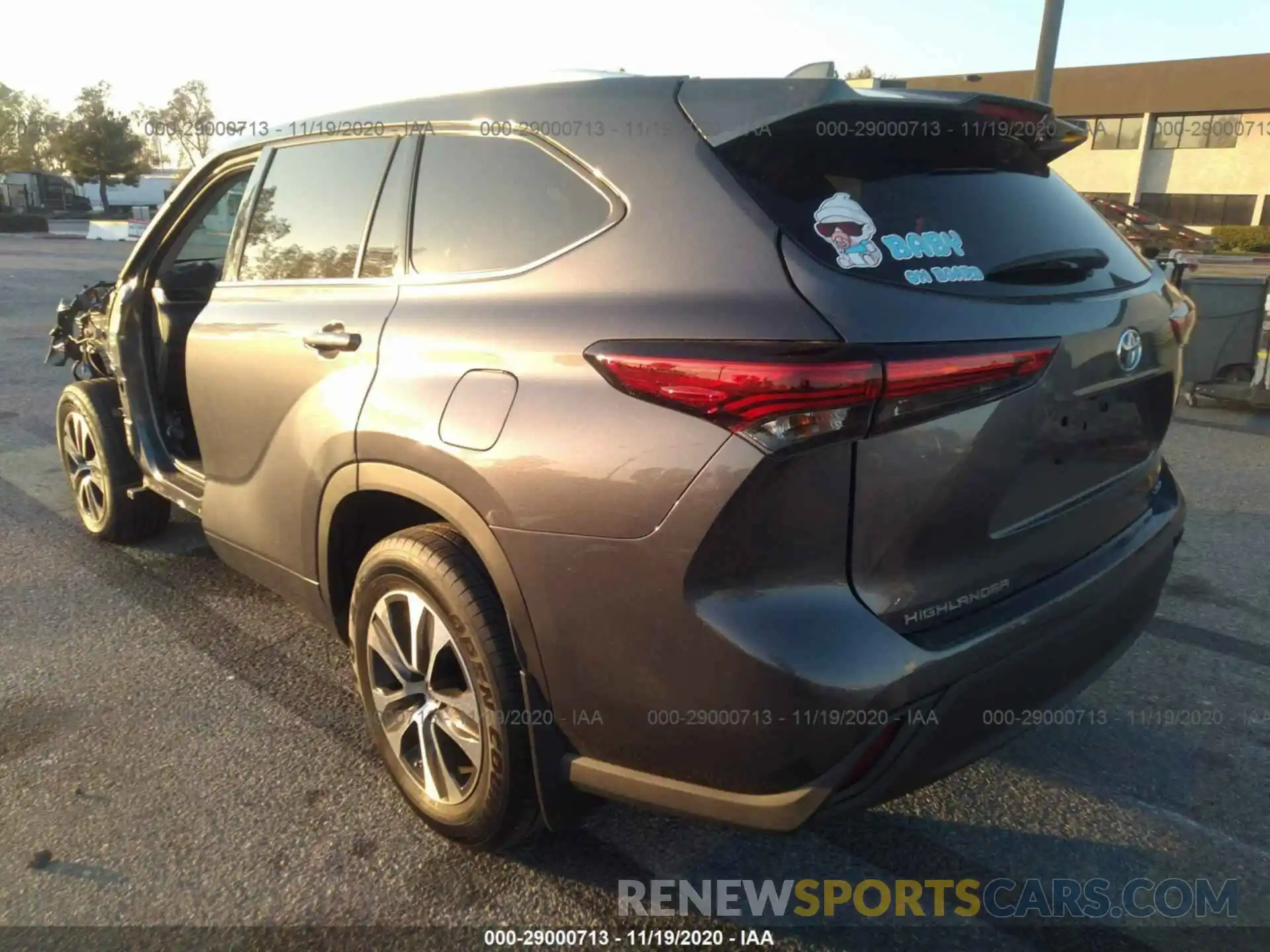 3 Photograph of a damaged car 5TDHBRCH5LS507674 TOYOTA HIGHLANDER 2020