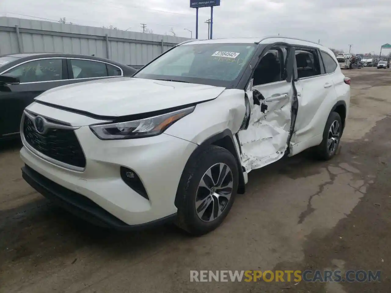 2 Photograph of a damaged car 5TDHBRCH5LS508601 TOYOTA HIGHLANDER 2020