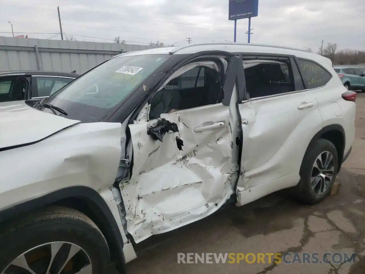 9 Photograph of a damaged car 5TDHBRCH5LS508601 TOYOTA HIGHLANDER 2020