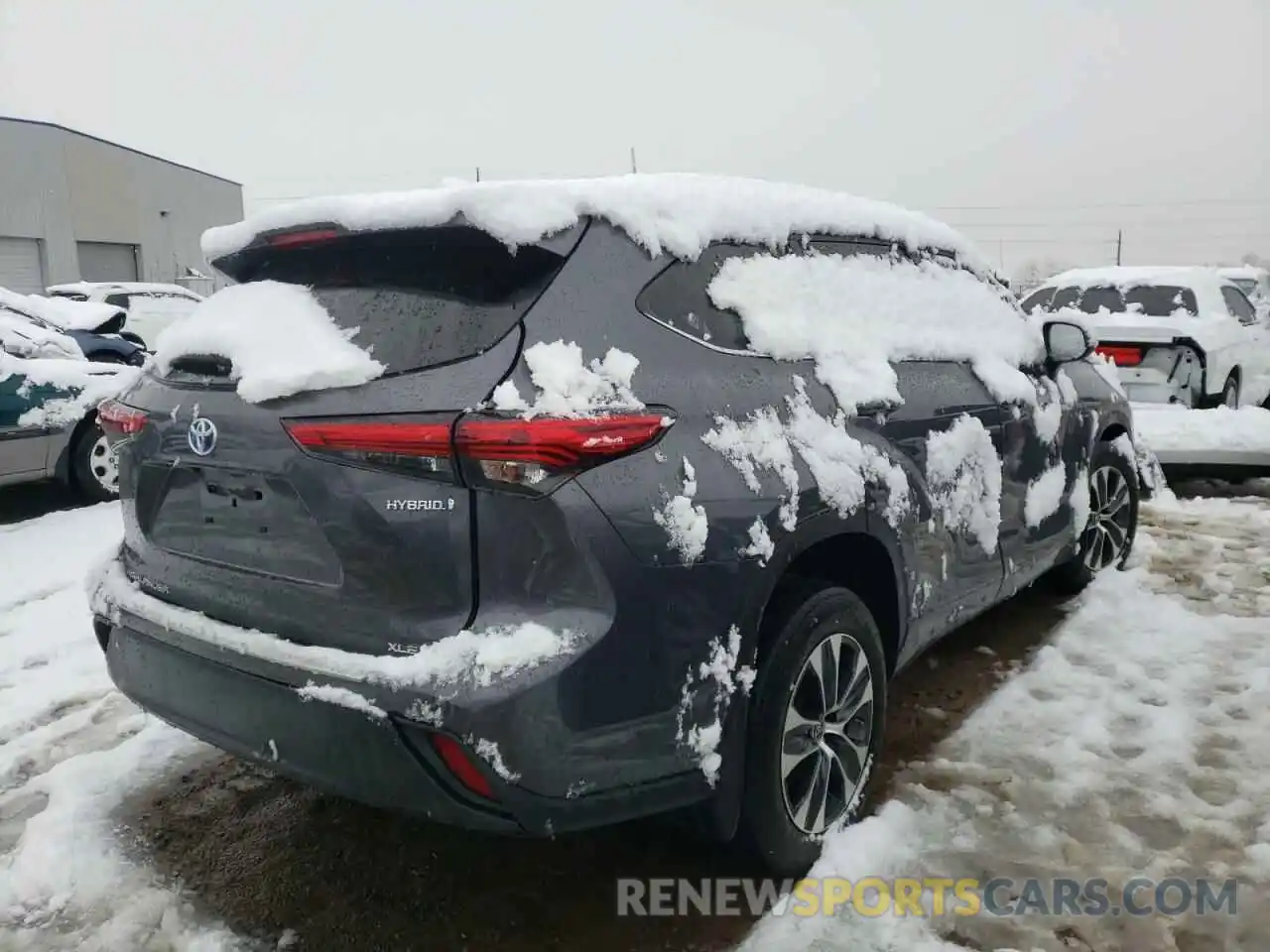 4 Photograph of a damaged car 5TDHBRCH6LS000802 TOYOTA HIGHLANDER 2020