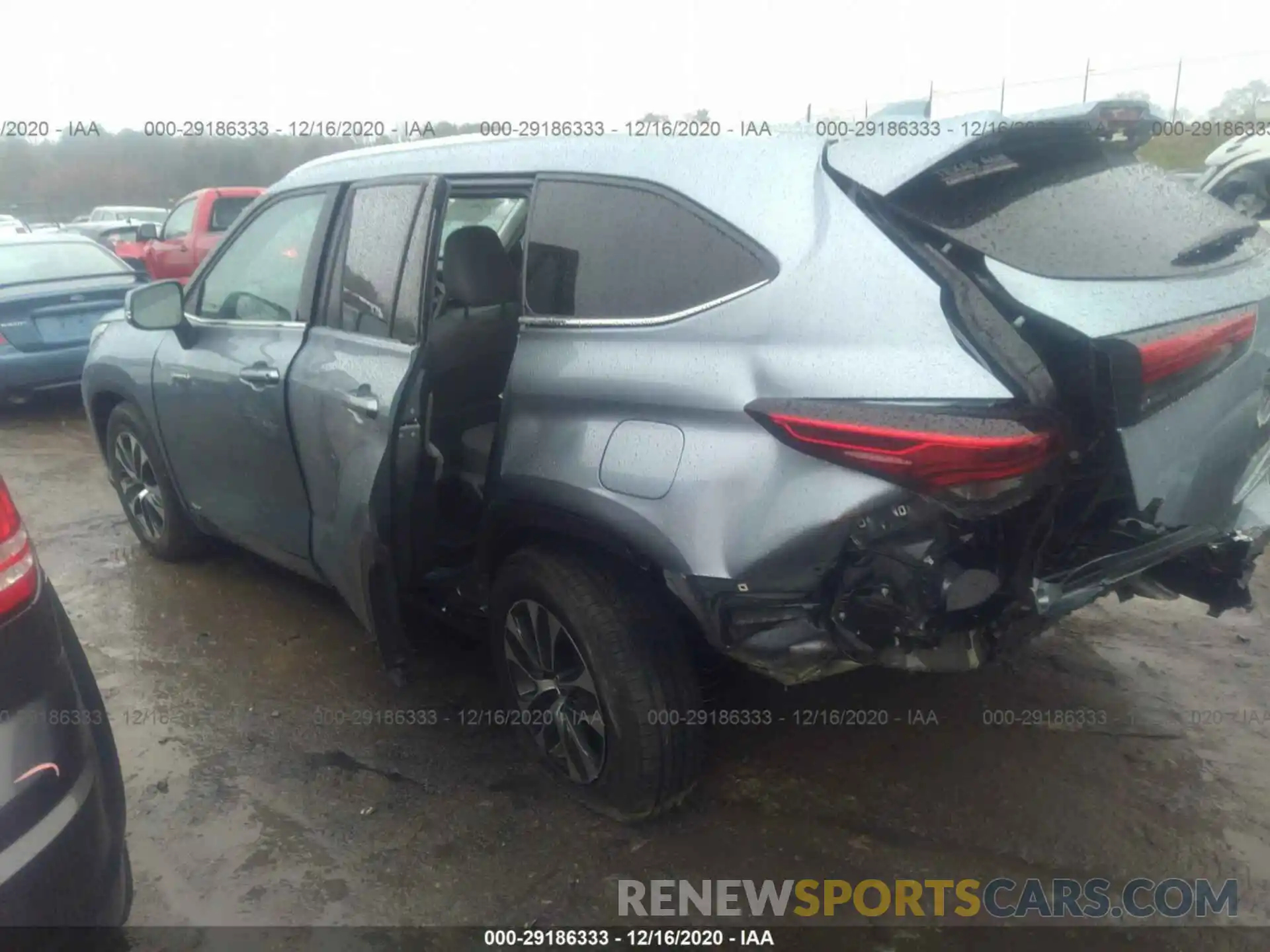 3 Photograph of a damaged car 5TDHBRCH6LS008219 TOYOTA HIGHLANDER 2020