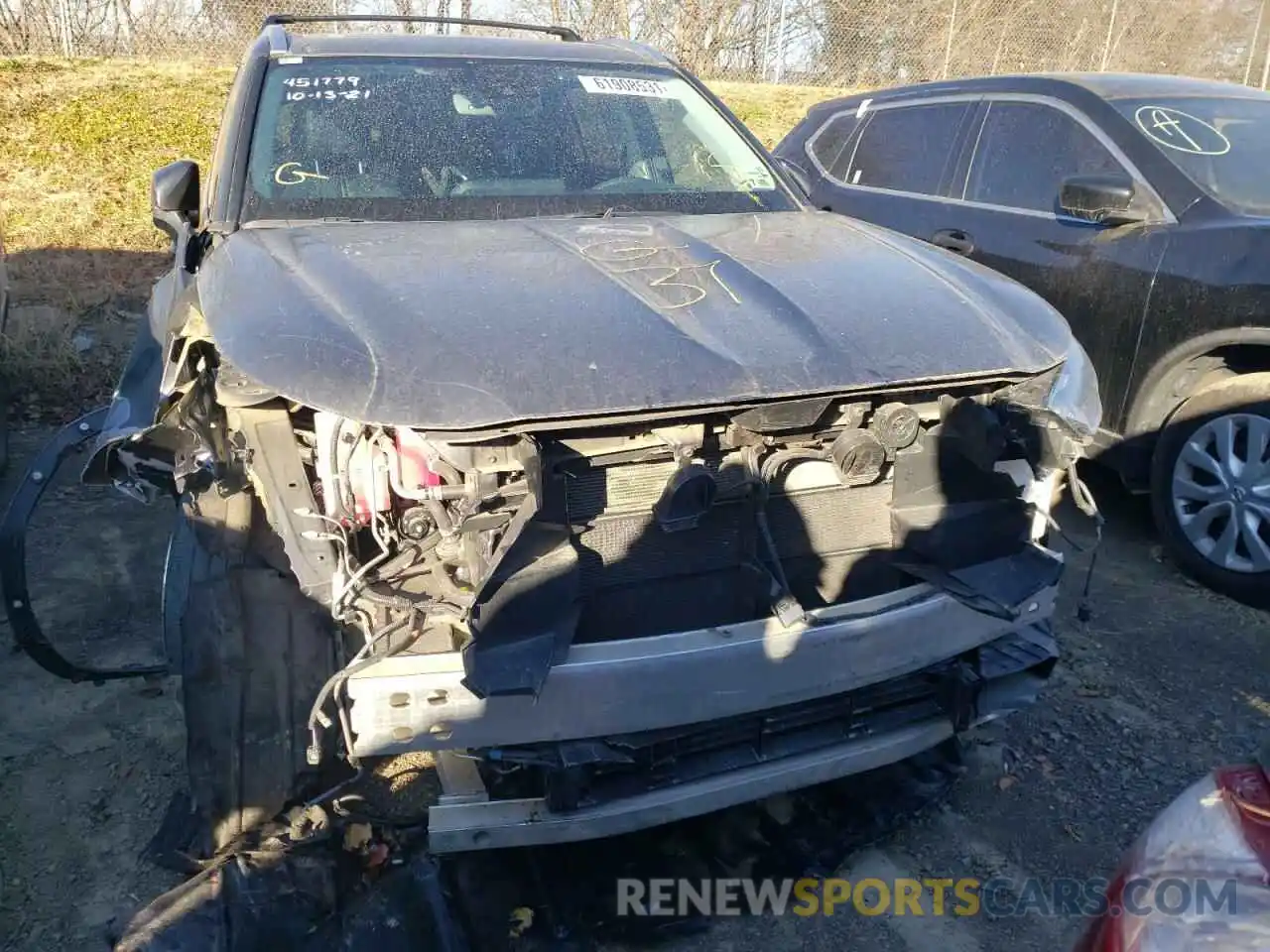 9 Photograph of a damaged car 5TDHBRCH6LS501561 TOYOTA HIGHLANDER 2020