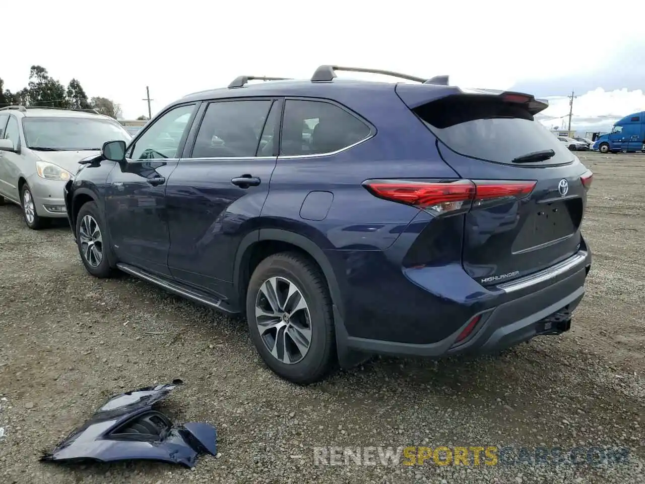 2 Photograph of a damaged car 5TDHBRCH6LS505075 TOYOTA HIGHLANDER 2020