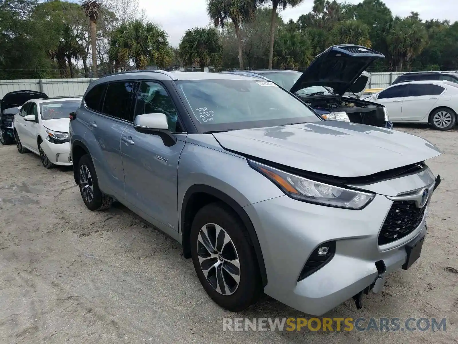 1 Photograph of a damaged car 5TDHBRCH6LS512642 TOYOTA HIGHLANDER 2020