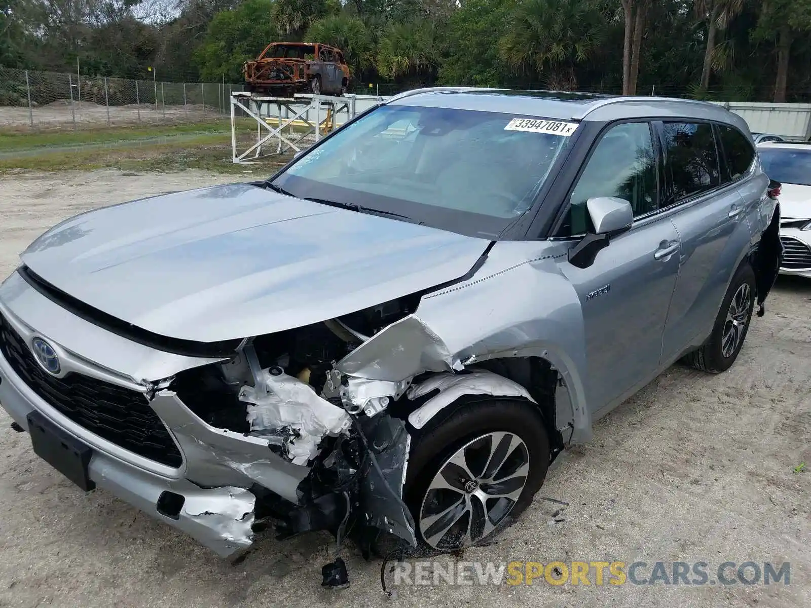 2 Photograph of a damaged car 5TDHBRCH6LS512642 TOYOTA HIGHLANDER 2020