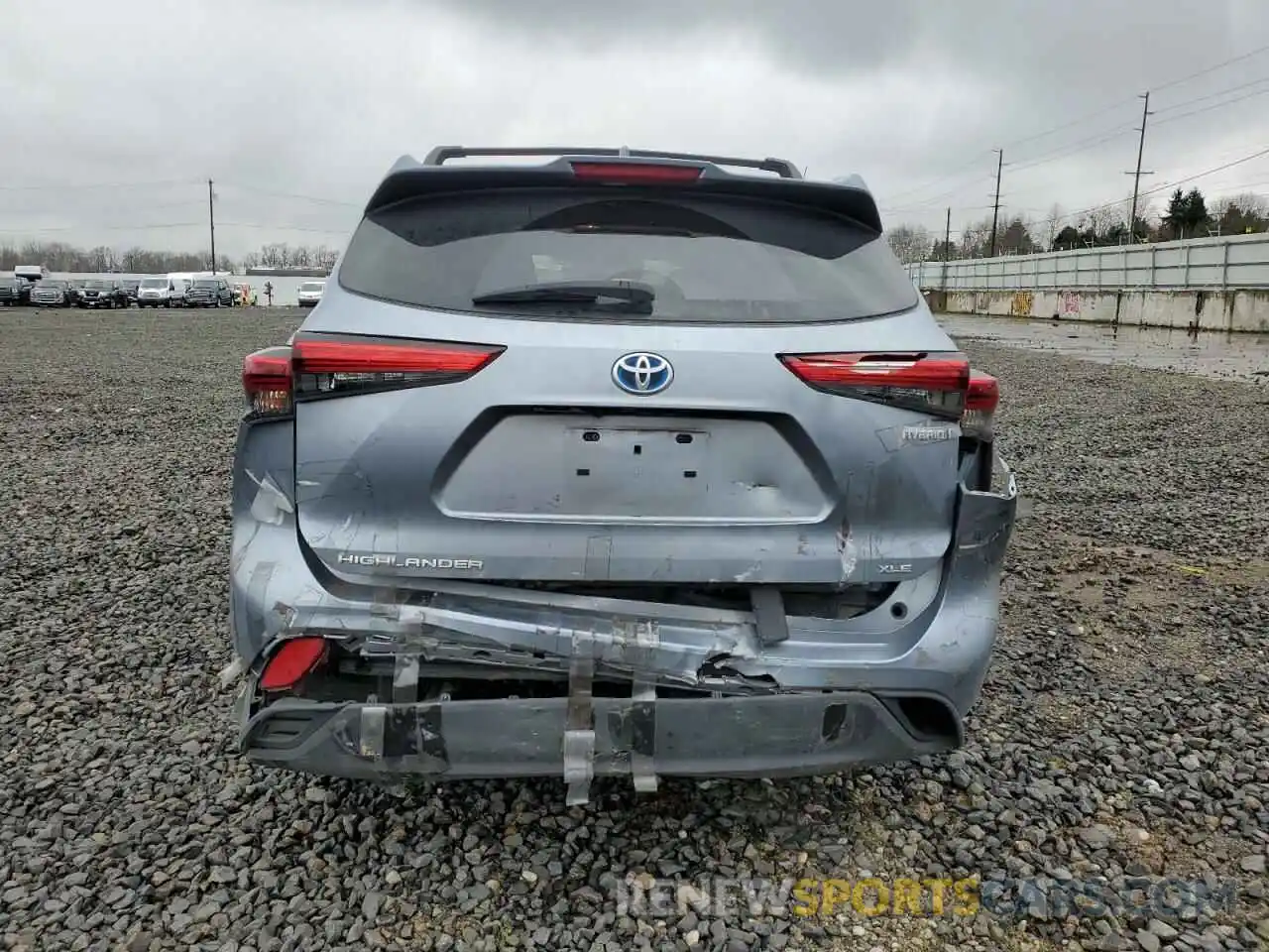 6 Photograph of a damaged car 5TDHBRCH7LS002946 TOYOTA HIGHLANDER 2020