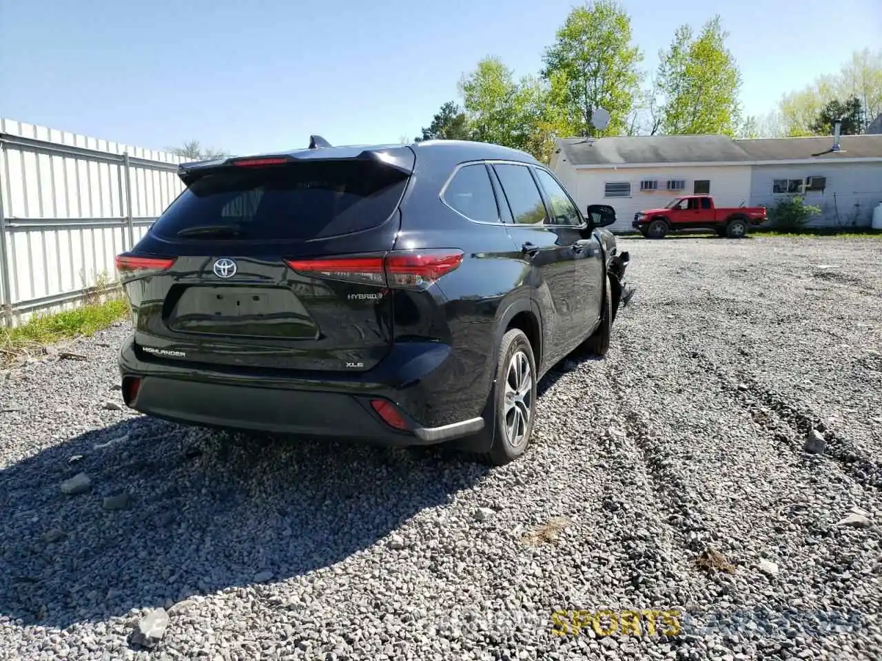 4 Photograph of a damaged car 5TDHBRCH7LS504078 TOYOTA HIGHLANDER 2020