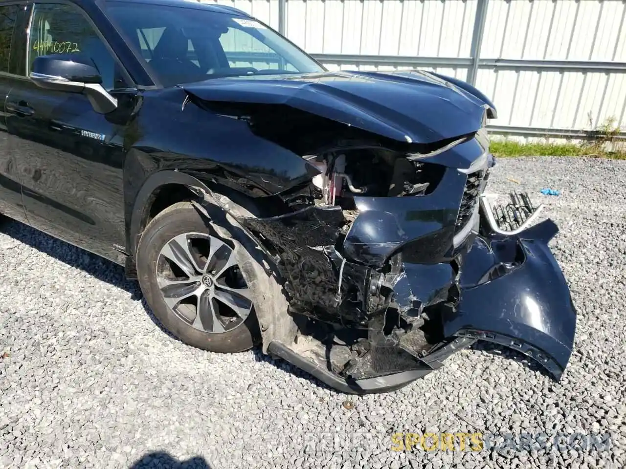 9 Photograph of a damaged car 5TDHBRCH7LS504078 TOYOTA HIGHLANDER 2020