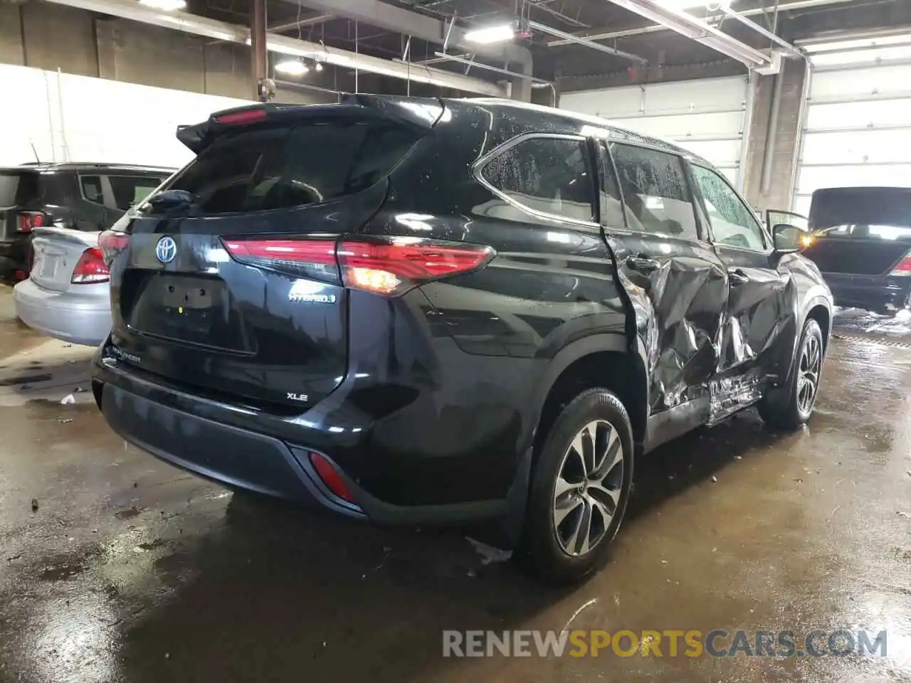 4 Photograph of a damaged car 5TDHBRCH7LS504243 TOYOTA HIGHLANDER 2020