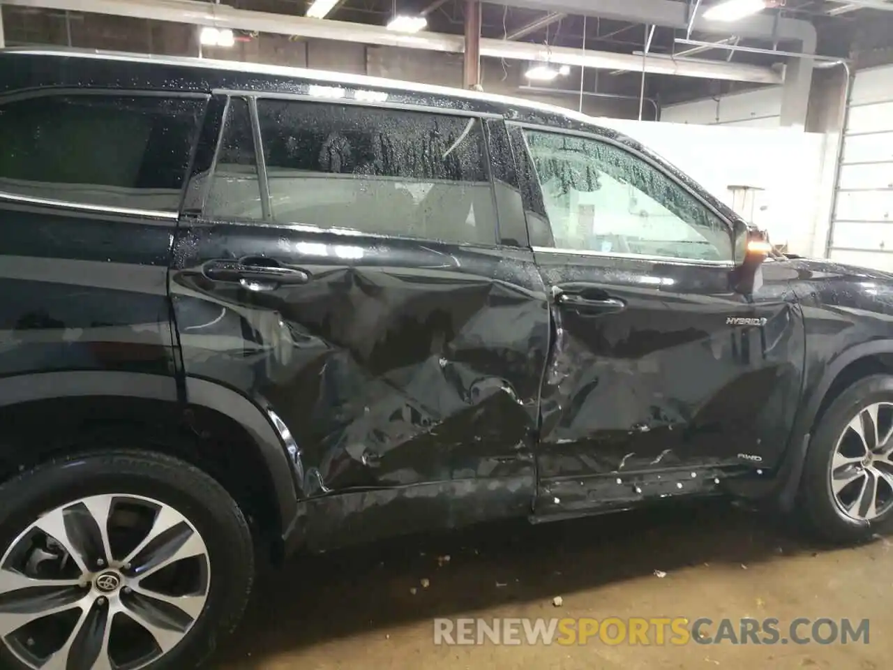 9 Photograph of a damaged car 5TDHBRCH7LS504243 TOYOTA HIGHLANDER 2020