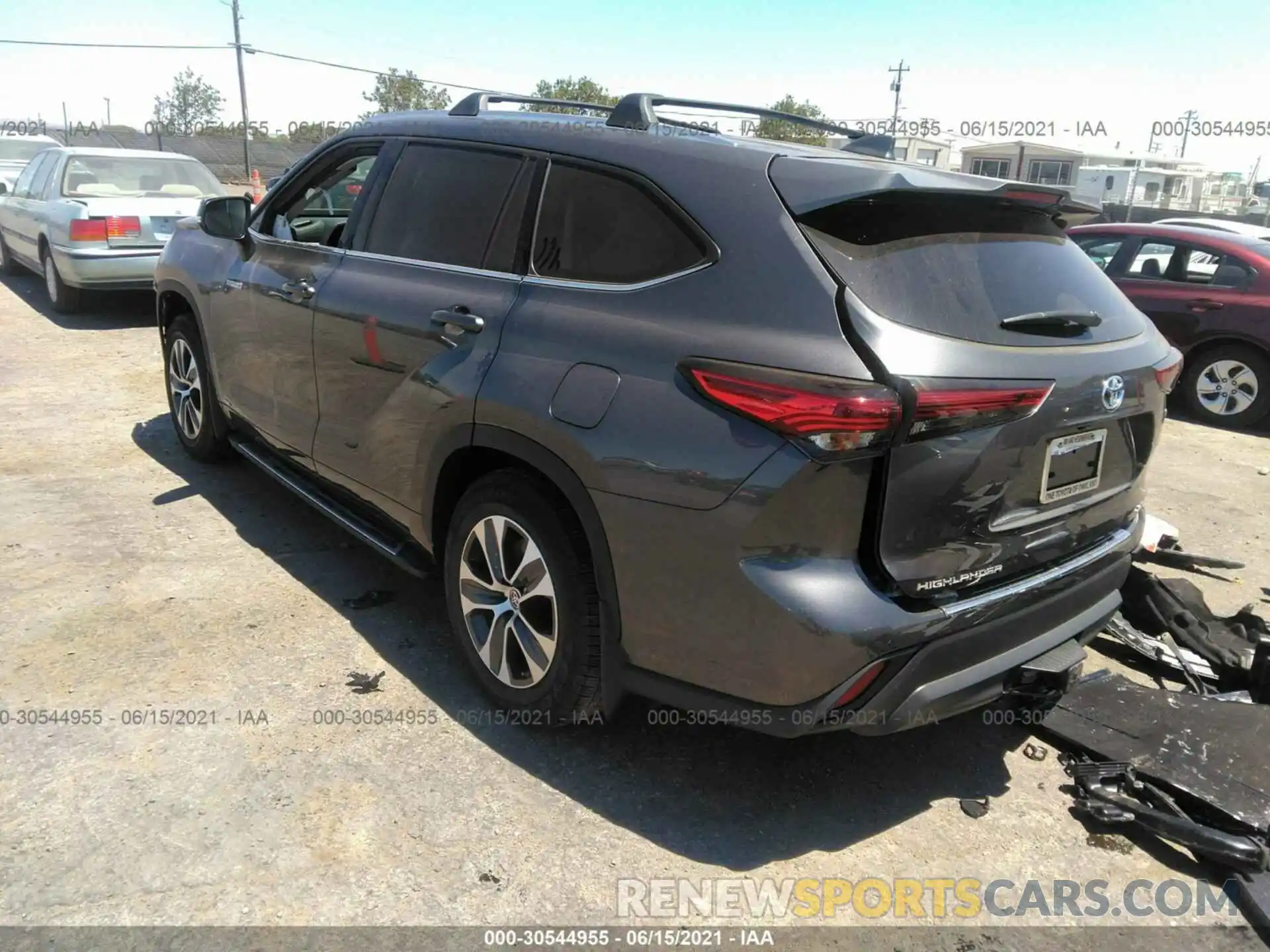 3 Photograph of a damaged car 5TDHBRCH7LS511032 TOYOTA HIGHLANDER 2020