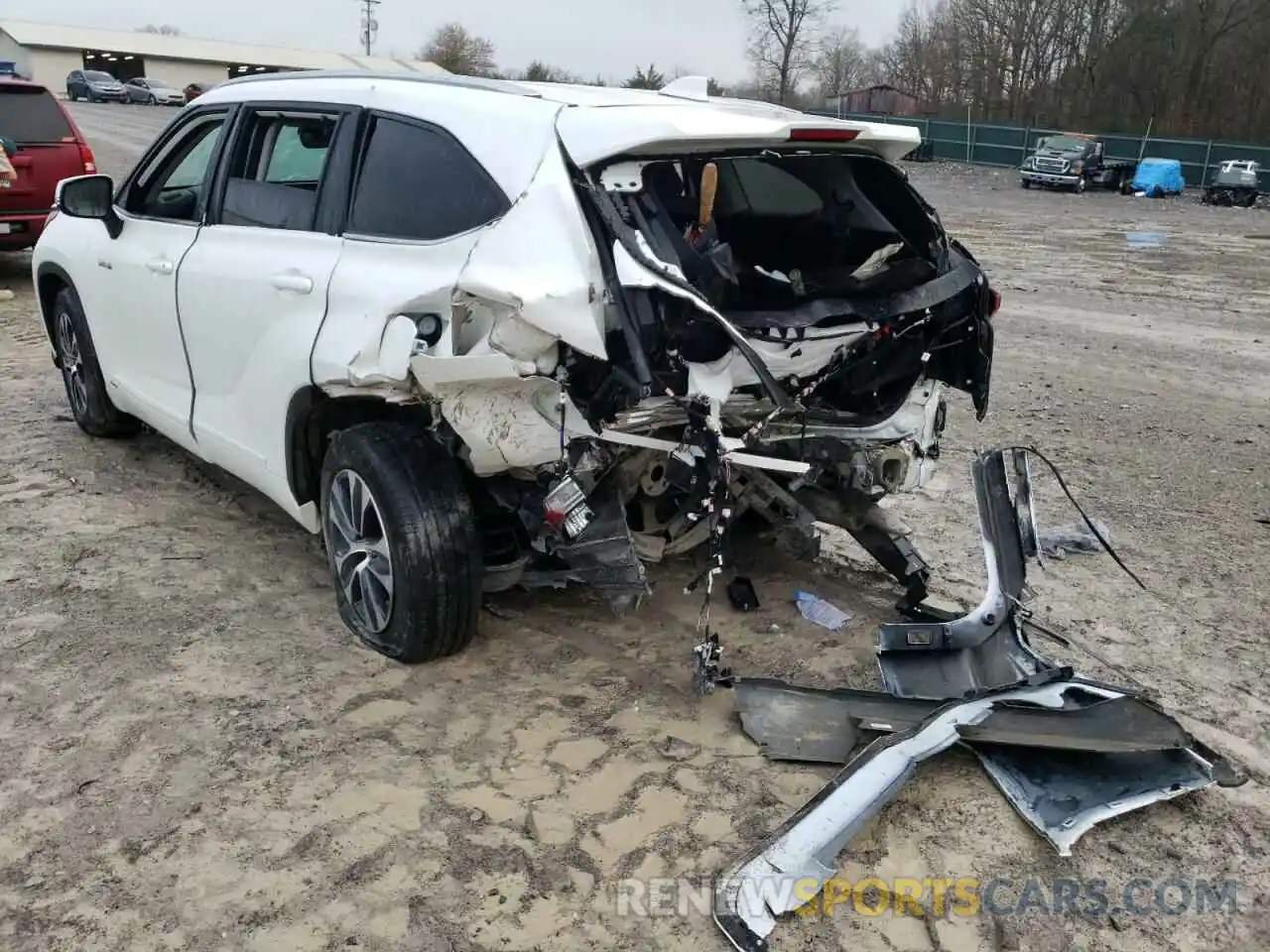 3 Photograph of a damaged car 5TDHBRCH7LS511144 TOYOTA HIGHLANDER 2020