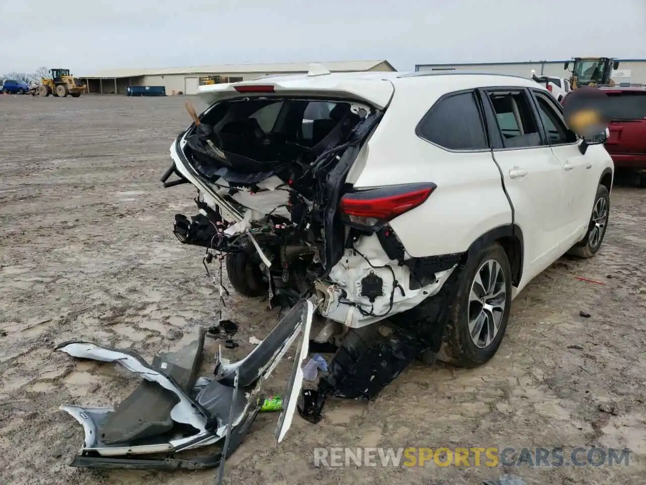 4 Photograph of a damaged car 5TDHBRCH7LS511144 TOYOTA HIGHLANDER 2020