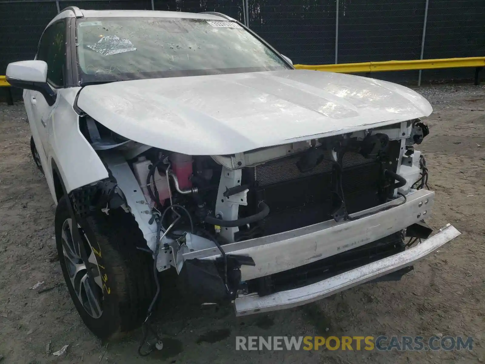 9 Photograph of a damaged car 5TDHBRCH8LS502906 TOYOTA HIGHLANDER 2020