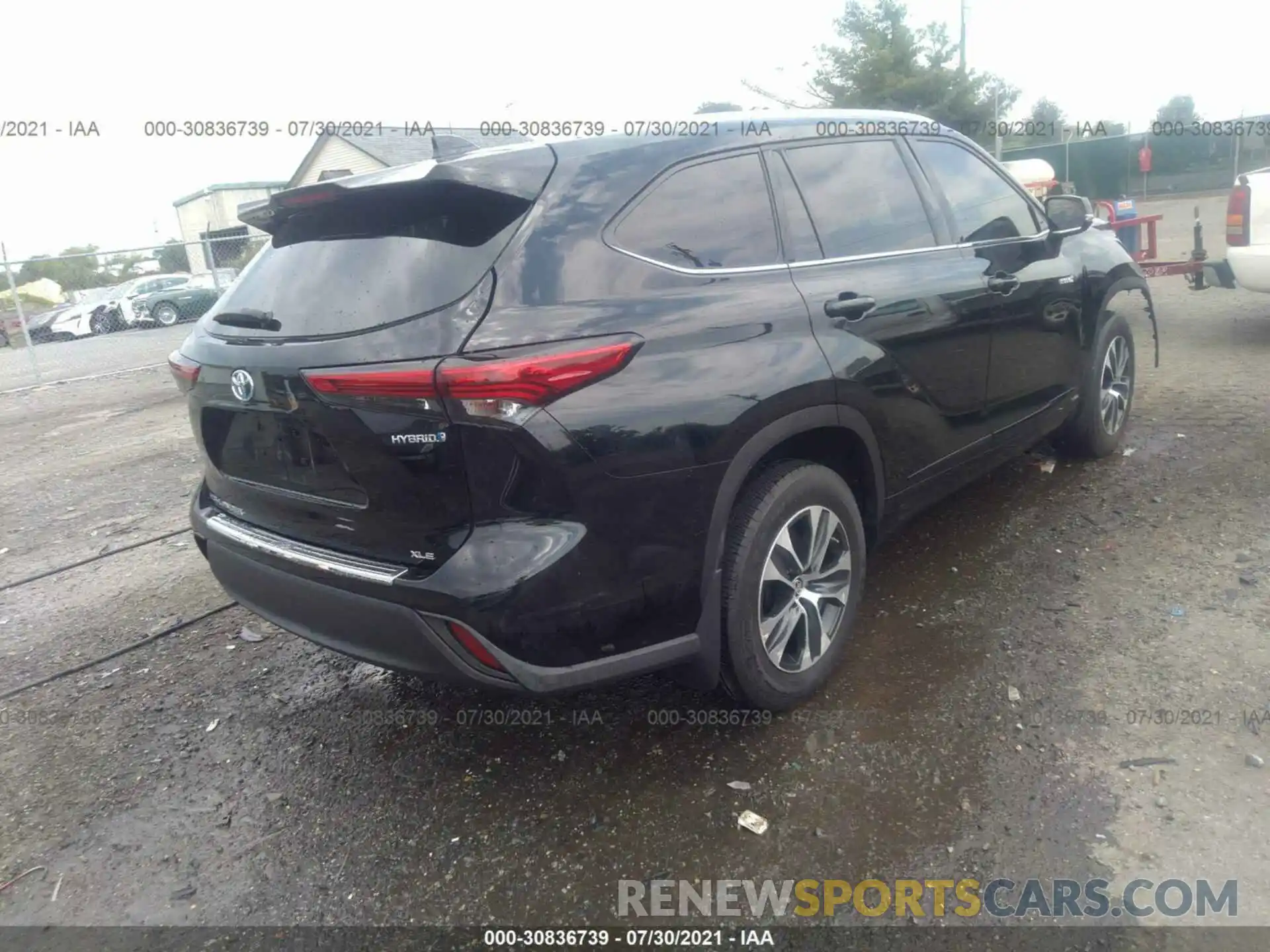 4 Photograph of a damaged car 5TDHBRCH8LS504610 TOYOTA HIGHLANDER 2020