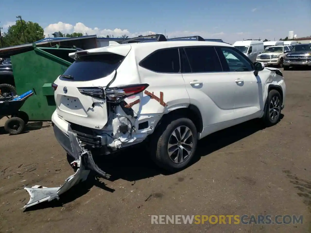 4 Photograph of a damaged car 5TDHBRCH8LS510830 TOYOTA HIGHLANDER 2020