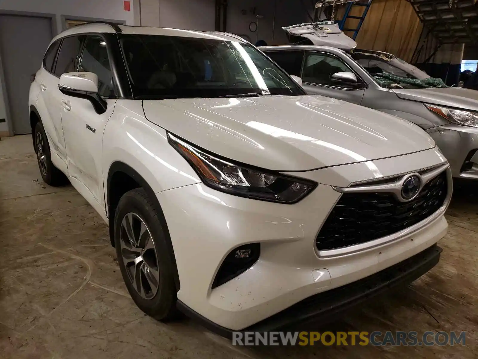 1 Photograph of a damaged car 5TDHBRCH9LS502221 TOYOTA HIGHLANDER 2020