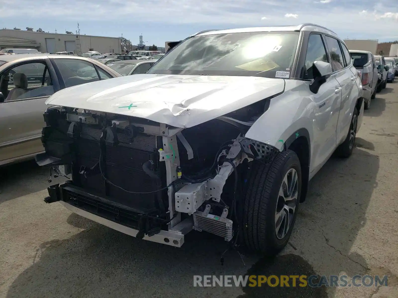 2 Photograph of a damaged car 5TDHBRCH9LS506270 TOYOTA HIGHLANDER 2020