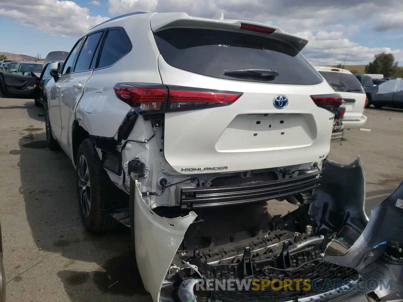 3 Photograph of a damaged car 5TDHBRCH9LS506270 TOYOTA HIGHLANDER 2020