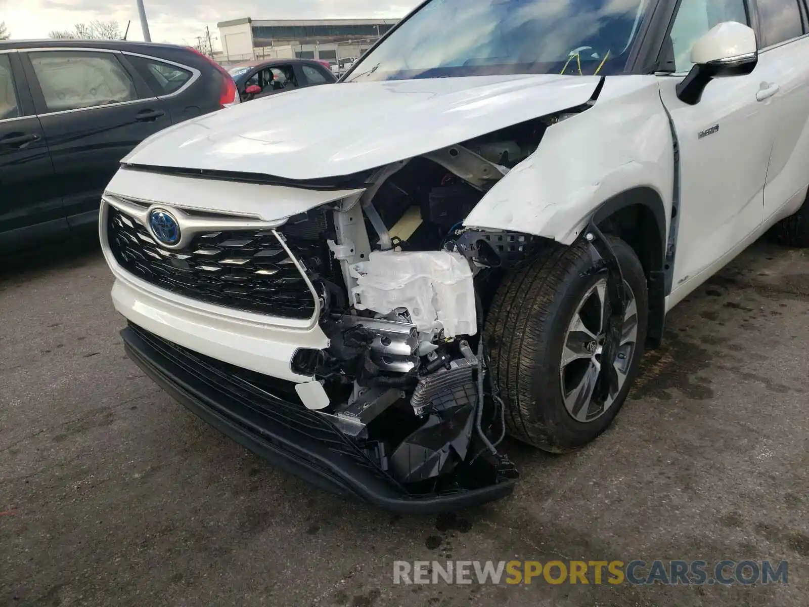 9 Photograph of a damaged car 5TDHBRCHXLS509727 TOYOTA HIGHLANDER 2020