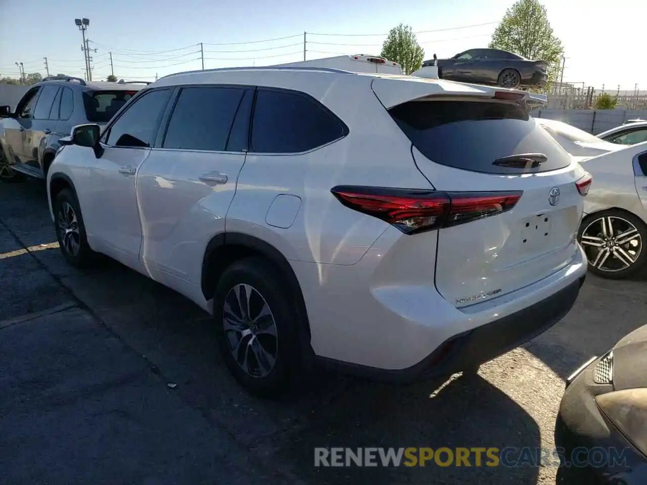 3 Photograph of a damaged car 5TDHZRAH0LS513204 TOYOTA HIGHLANDER 2020