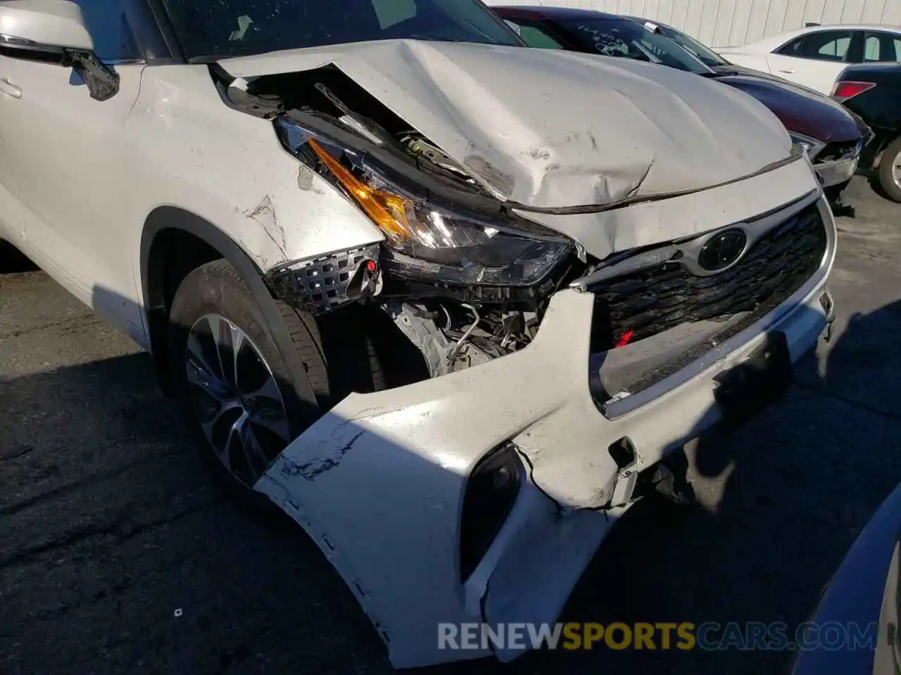 9 Photograph of a damaged car 5TDHZRAH0LS513204 TOYOTA HIGHLANDER 2020