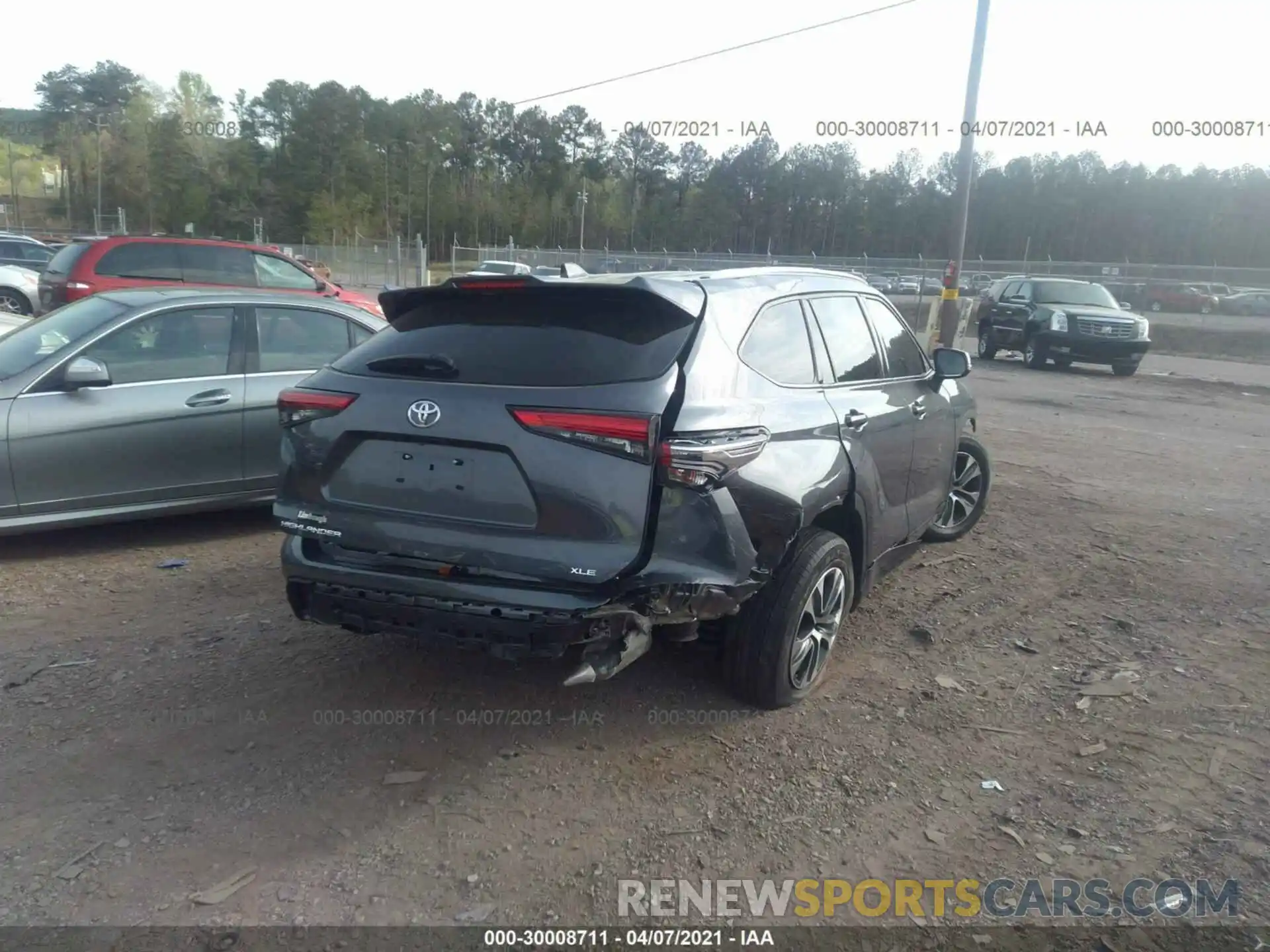 4 Photograph of a damaged car 5TDHZRAH1LS505547 TOYOTA HIGHLANDER 2020