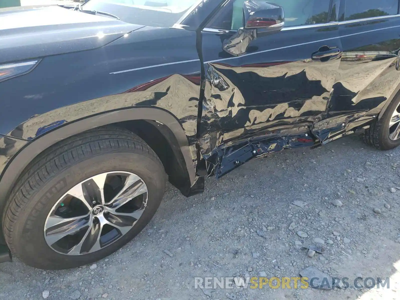 9 Photograph of a damaged car 5TDHZRAH1LS507167 TOYOTA HIGHLANDER 2020