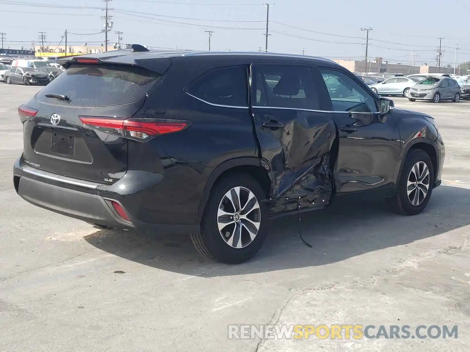 4 Photograph of a damaged car 5TDHZRAH1LS508786 TOYOTA HIGHLANDER 2020