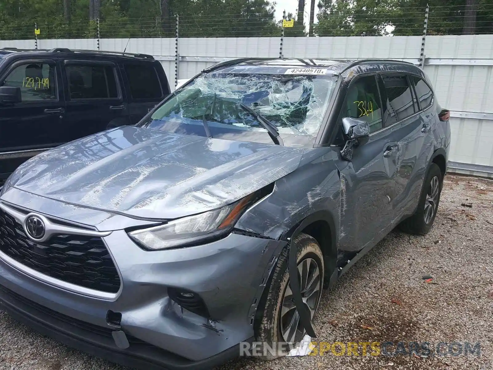 9 Photograph of a damaged car 5TDHZRAH2LS008314 TOYOTA HIGHLANDER 2020