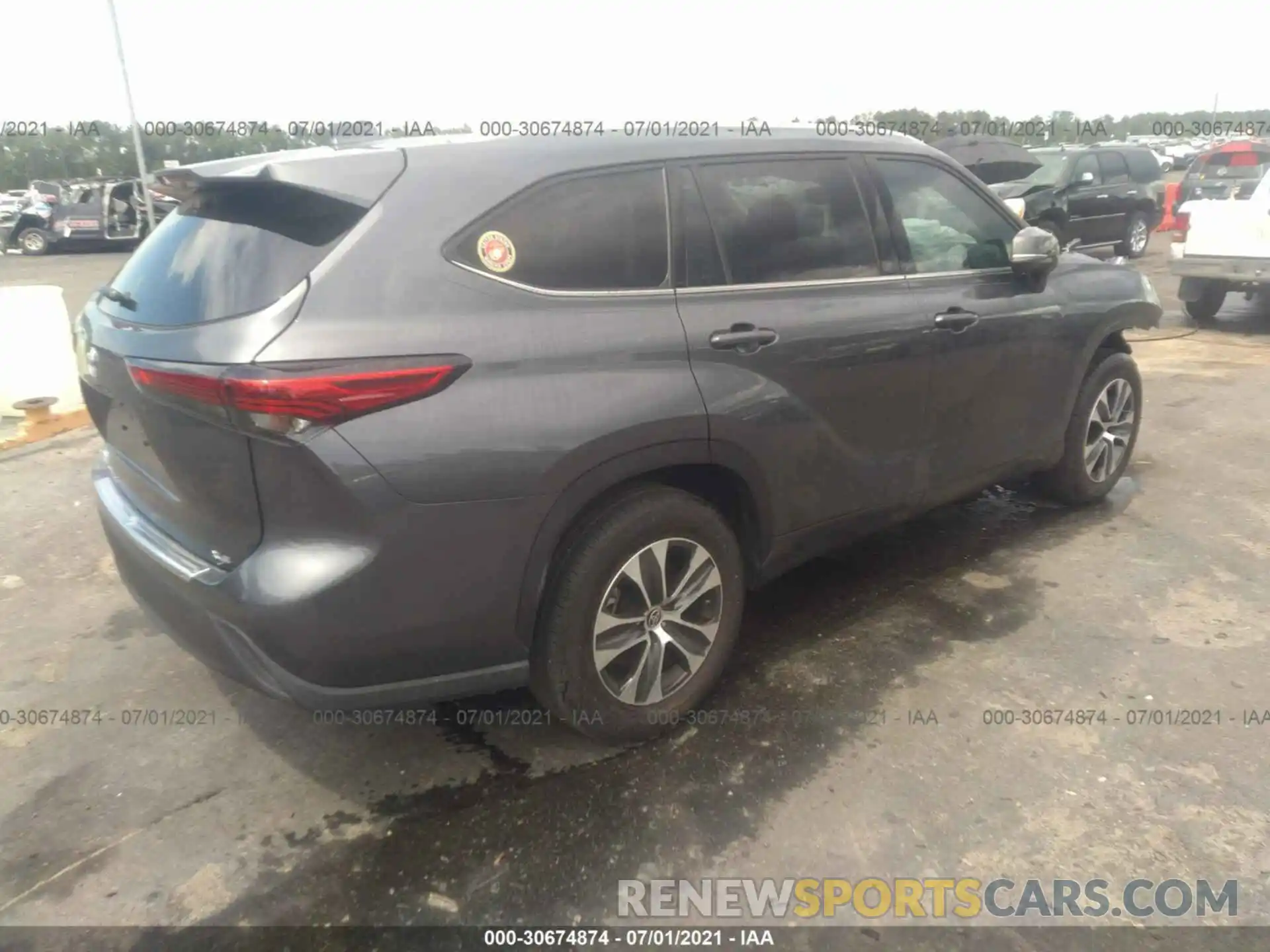 4 Photograph of a damaged car 5TDHZRAH2LS018230 TOYOTA HIGHLANDER 2020