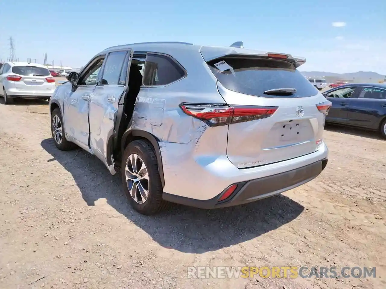 3 Photograph of a damaged car 5TDHZRAH2LS023962 TOYOTA HIGHLANDER 2020