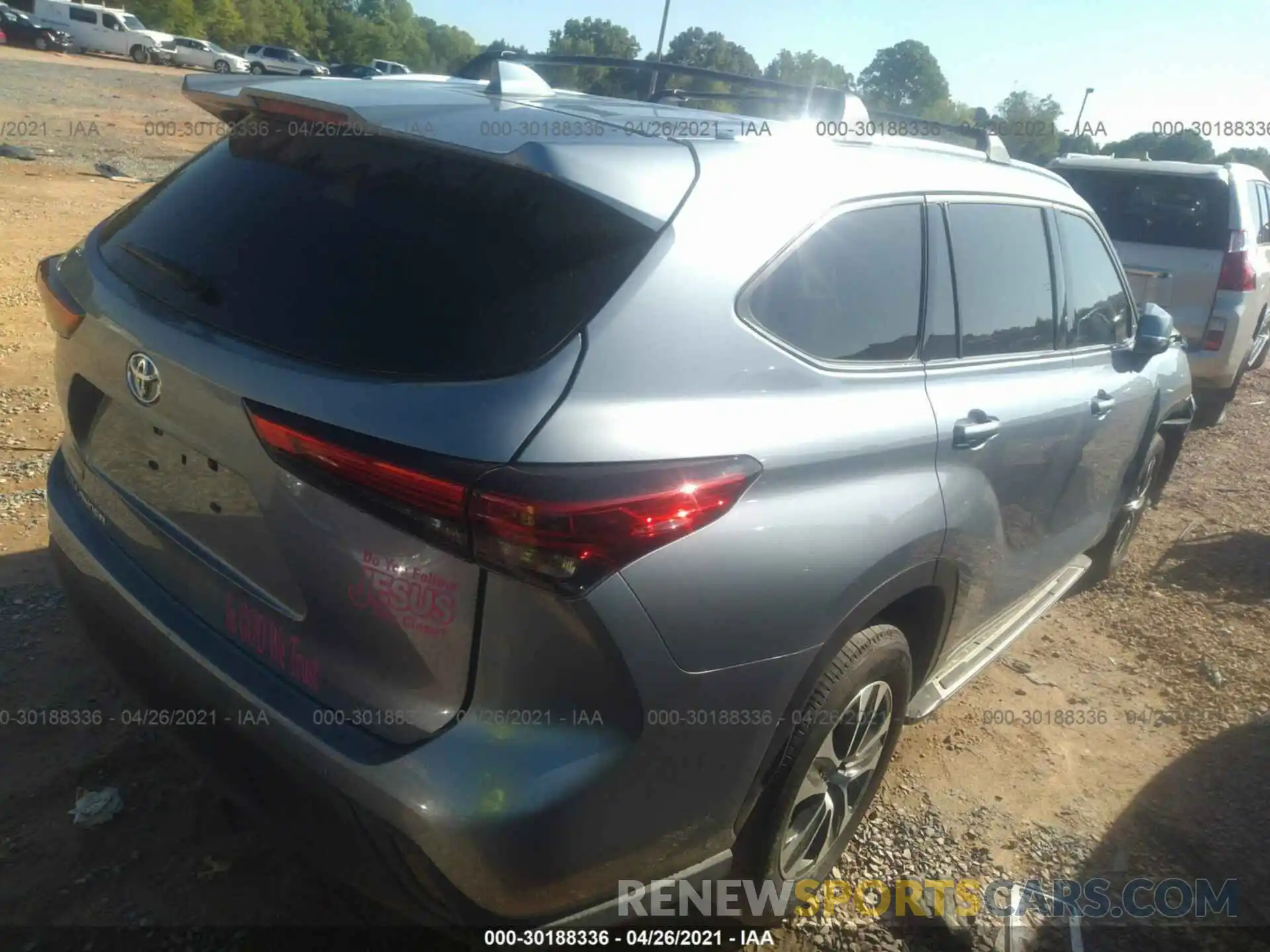 4 Photograph of a damaged car 5TDHZRAH3LS016714 TOYOTA HIGHLANDER 2020