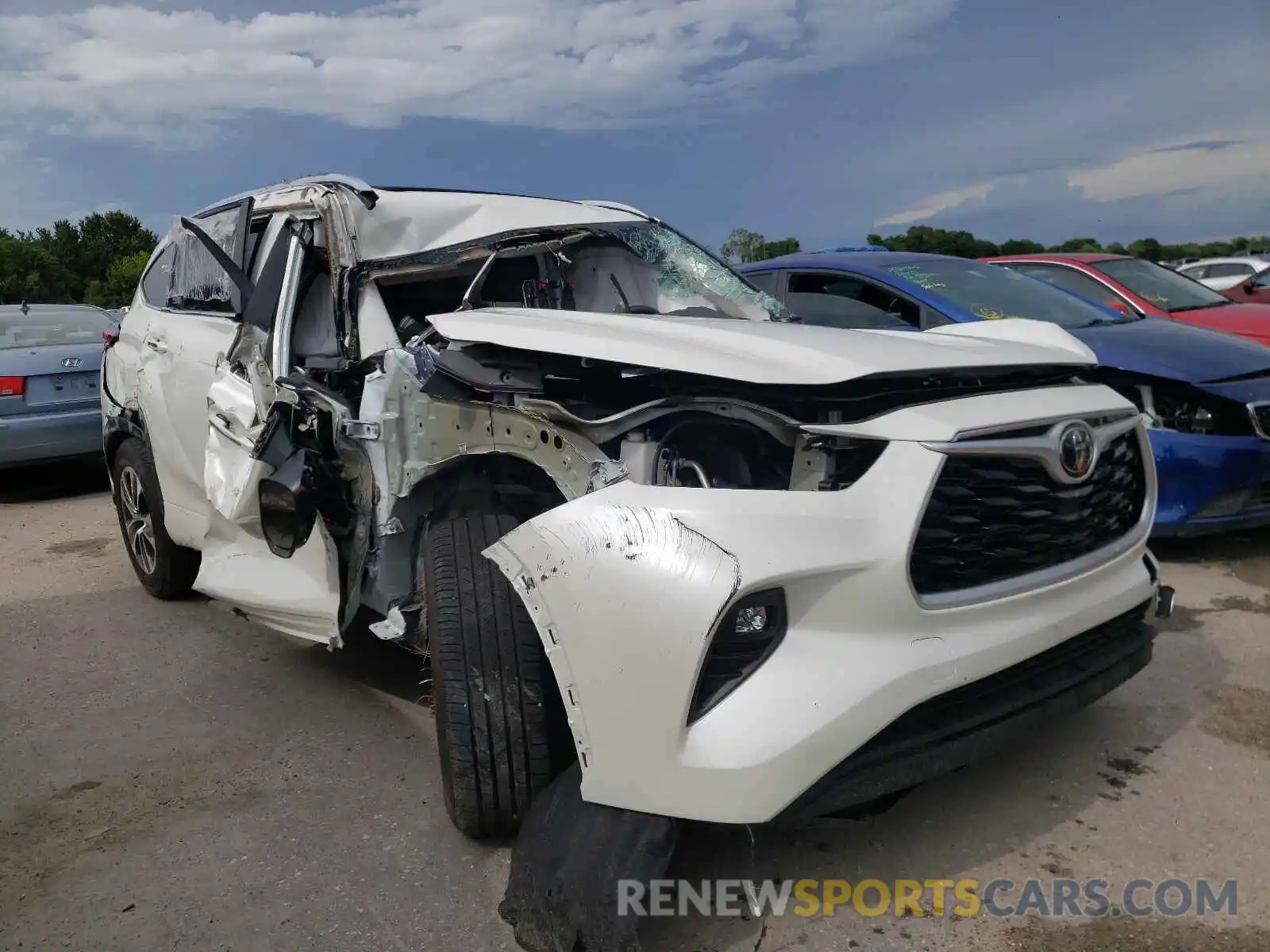 1 Photograph of a damaged car 5TDHZRAH3LS513049 TOYOTA HIGHLANDER 2020