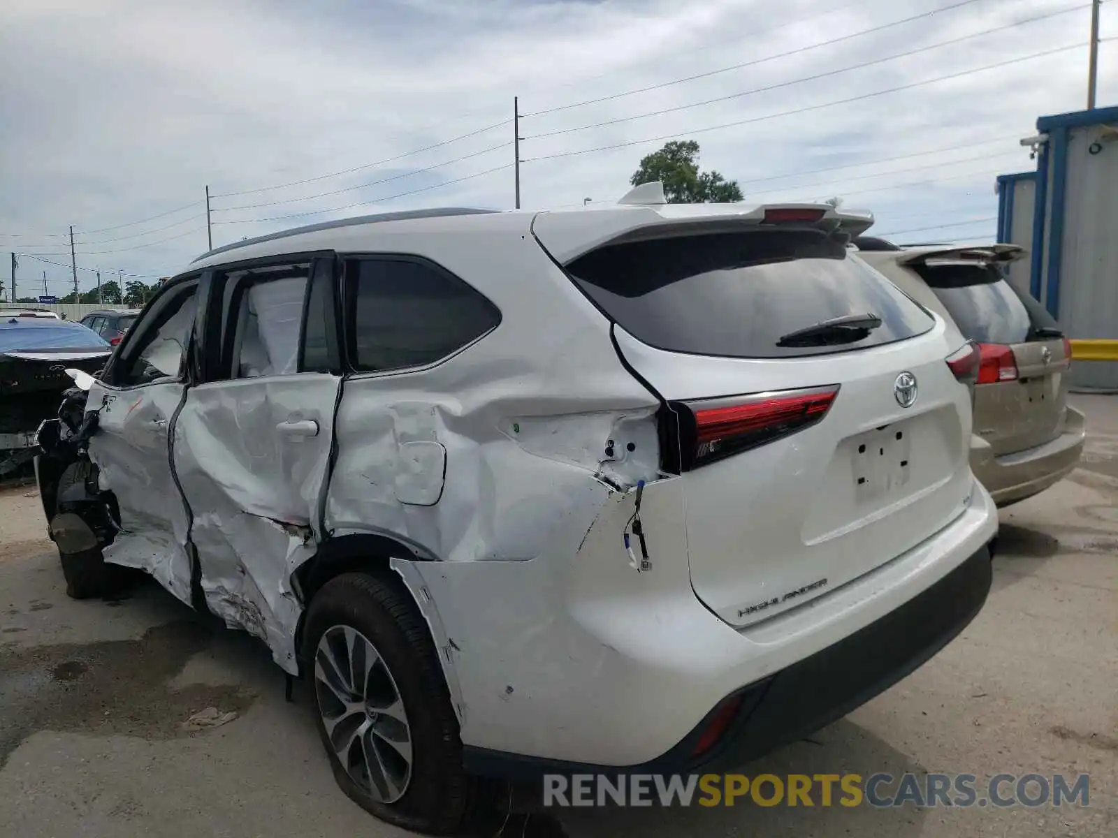 3 Photograph of a damaged car 5TDHZRAH3LS513049 TOYOTA HIGHLANDER 2020