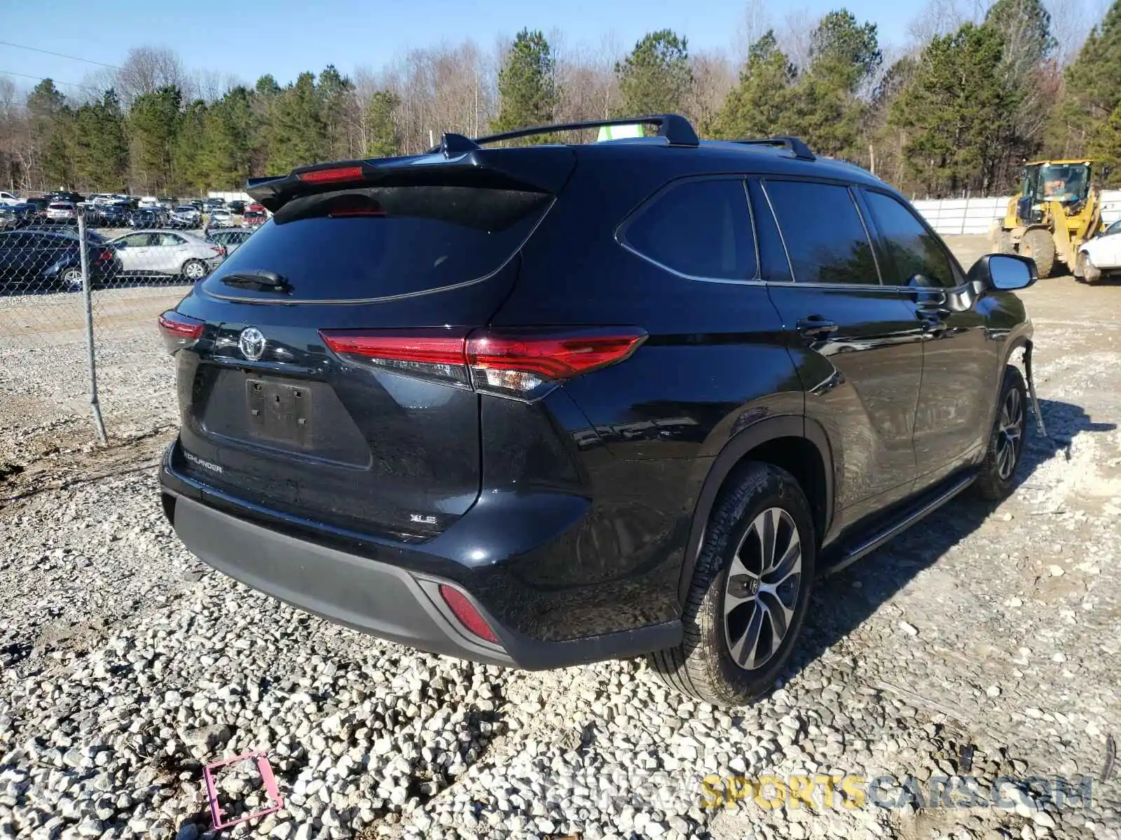 4 Photograph of a damaged car 5TDHZRAH4LS501301 TOYOTA HIGHLANDER 2020