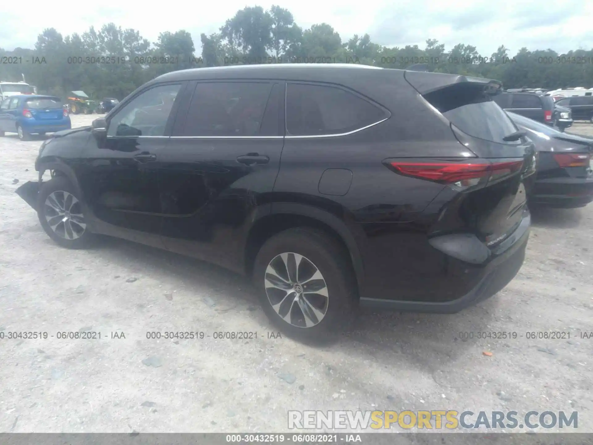 3 Photograph of a damaged car 5TDHZRAH5LS030064 TOYOTA HIGHLANDER 2020